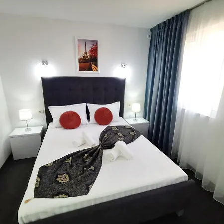 Vila Roxy Pe Plaja Belona Pensionat