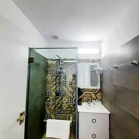 Vila Roxy Pe Plaja Belona