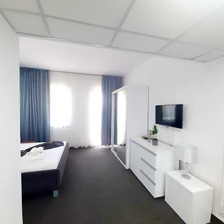 Vila Roxy Pe Plaja Belona Gæstehus