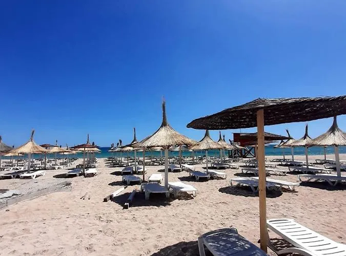 Vila Roxy Pe Plaja Belona